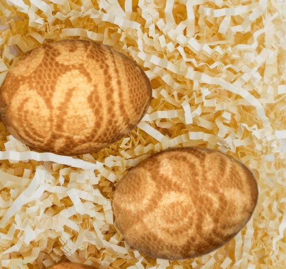 Мереживні яйця в цибулинні