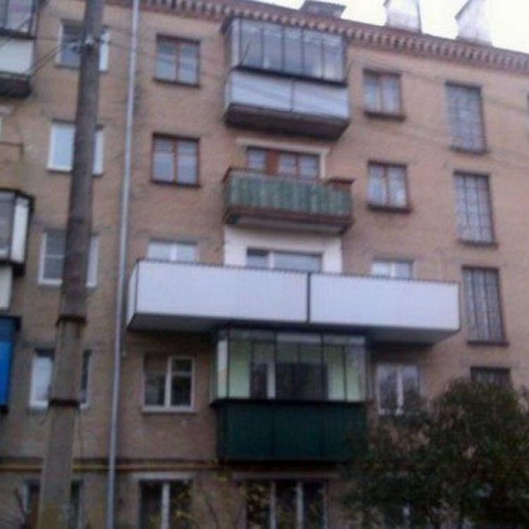 Подвійний балкон