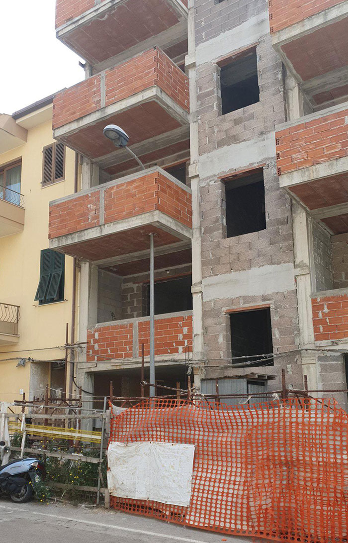 Балкон-хаос